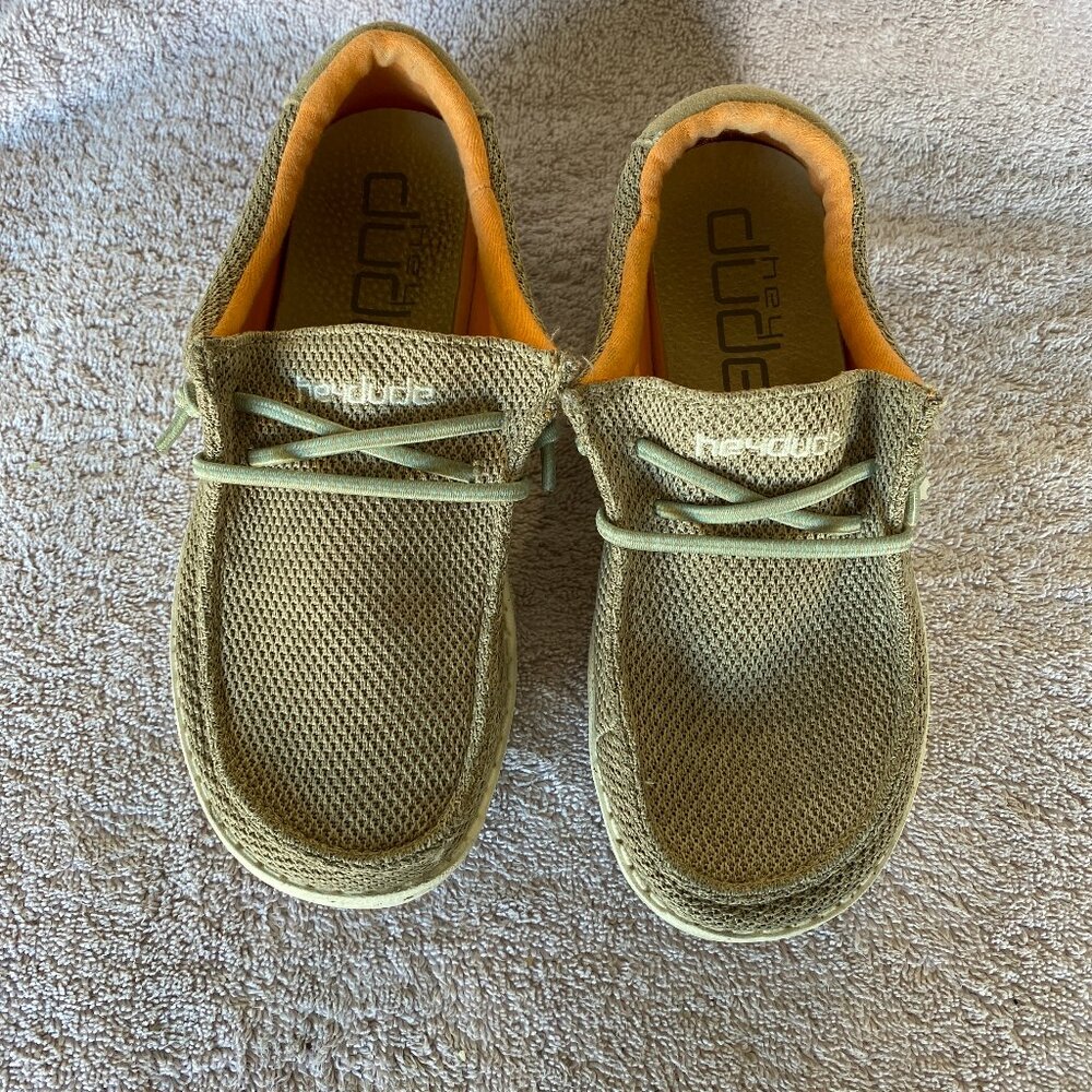 Hey Dude Wally Youth Sox Sahara Slip-On Shoes Size US Y2–L3 / EU 34 Tan